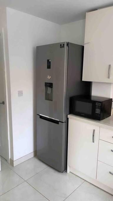 3 Stories, 5 Bedroom House In Prime Location With Balcony And Shared Garden Liverpool Exteriör bild