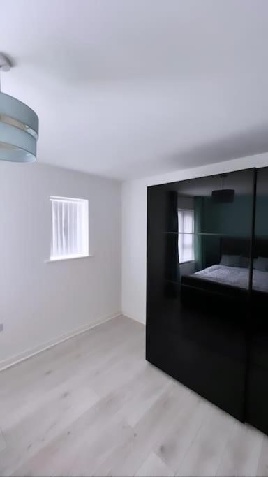 3 Stories, 5 Bedroom House In Prime Location With Balcony And Shared Garden Liverpool Exteriör bild